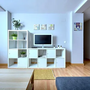 https://holidays2malaga-salitre-3-bedroom-apartment.hotelsinnerja.org